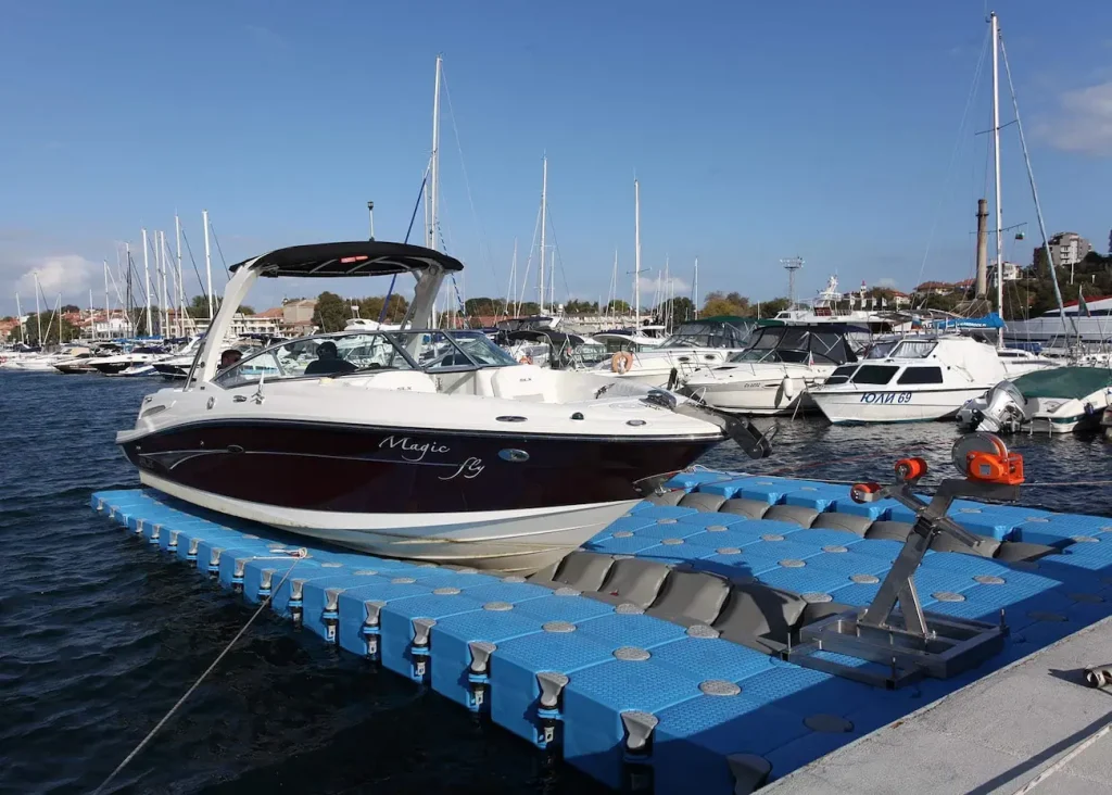 Boot-Dock-01