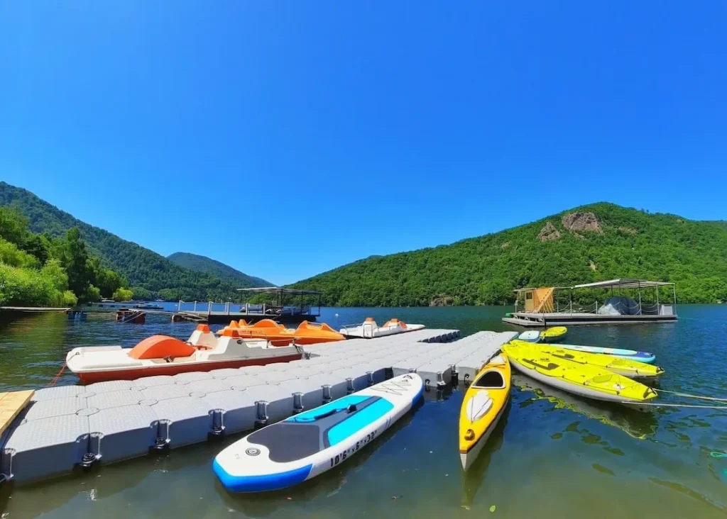 BulDock floating docks utilized in a commercial water facility.