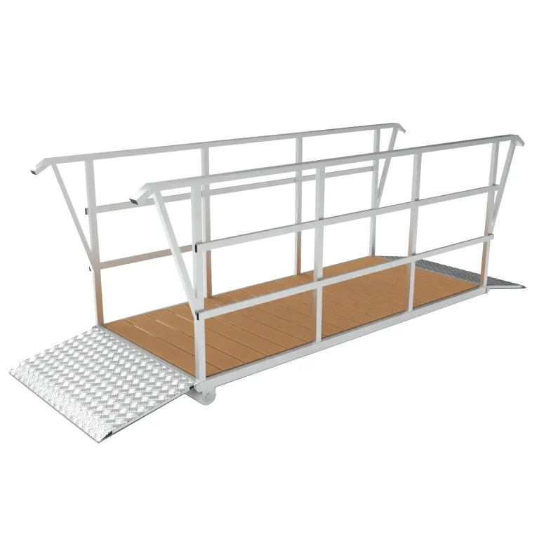 Gangway for boat dock